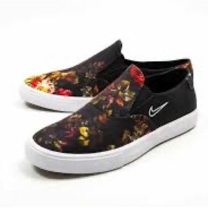 Nike Sportwear slip on shoes